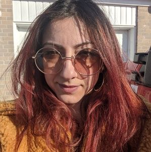 Meet your Posher, Julia